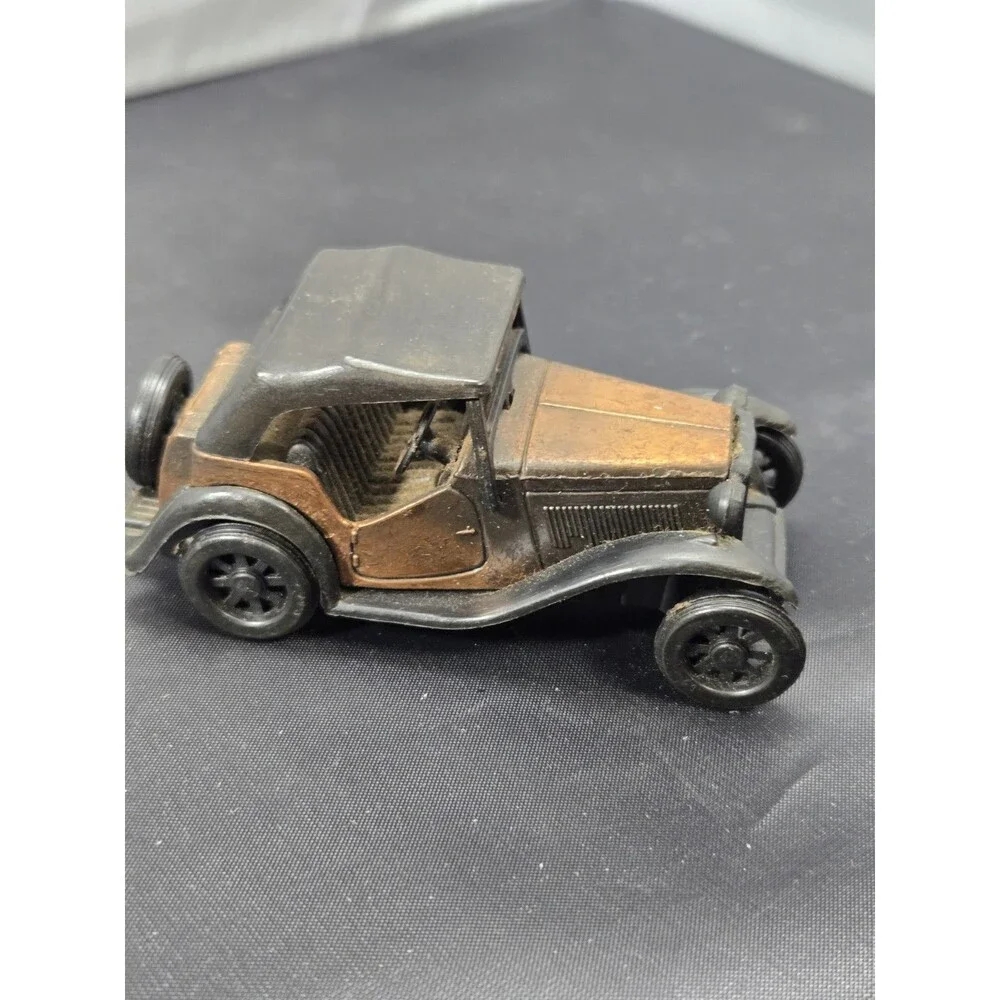 Vintage Antique Style Car MG Coupe Die Cast Metal Miniature Pencil Sharpener